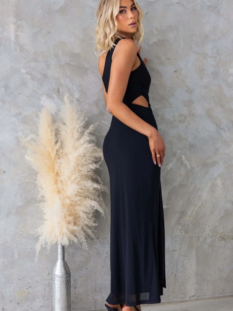 Romantisches schulterfreies Maxikleid