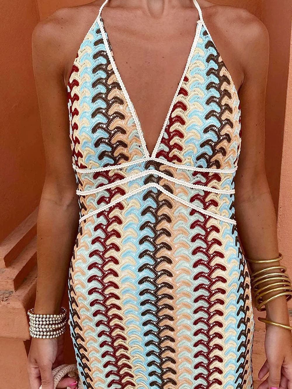 Trägerloser V-Ausschnitt, rückenfreies, gestricktes Maxi-Boho-Kleid mit Muster, figurbetont, für den Urlaub – Beige