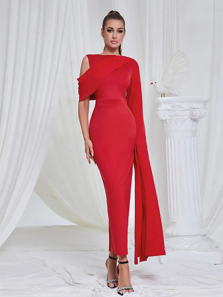 Asymmetrisches Abendkleid mit Schulterschlitz