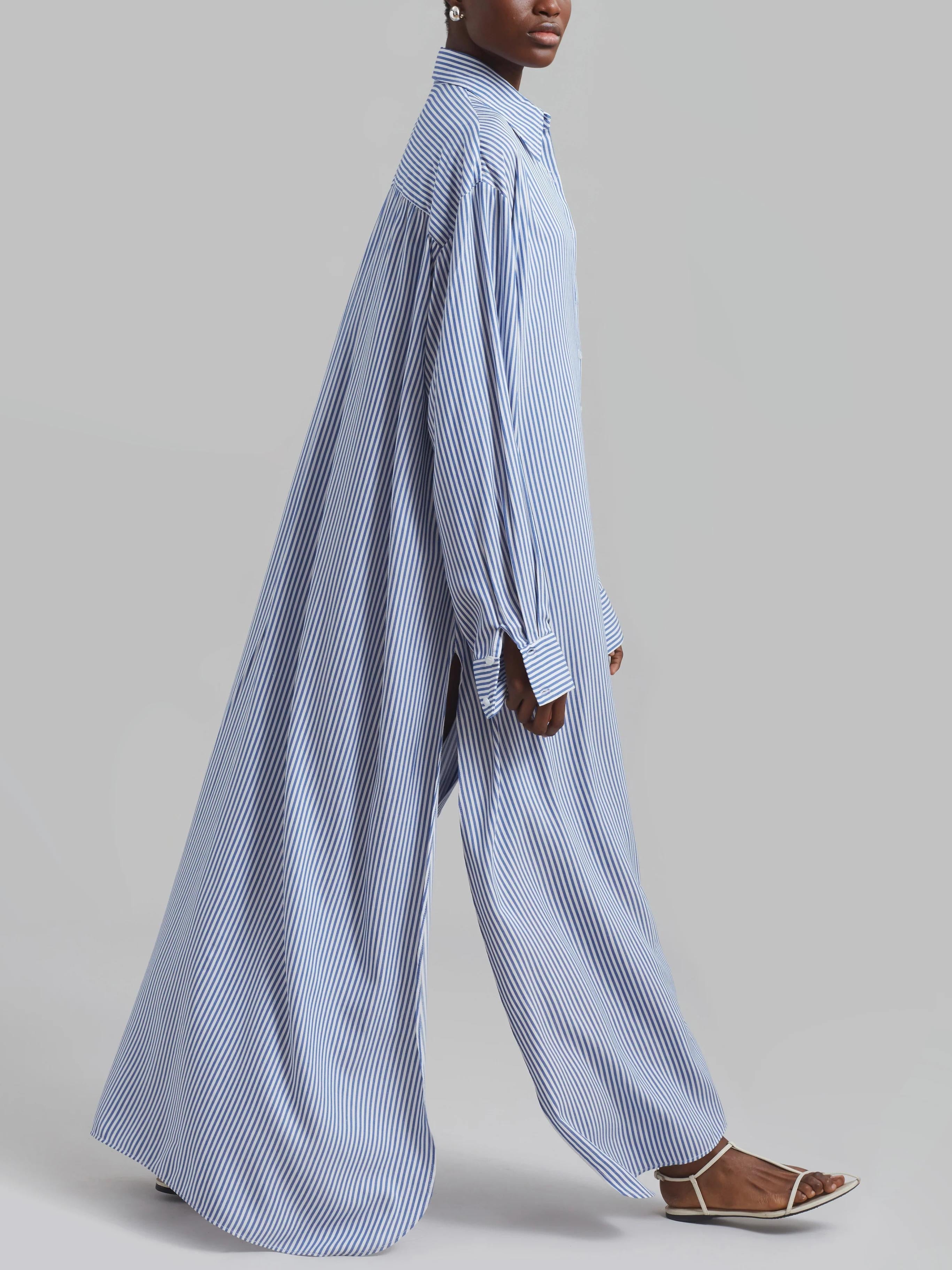 Avery Fluid Hemdblusenkleid - Weiß/Blau gestreift