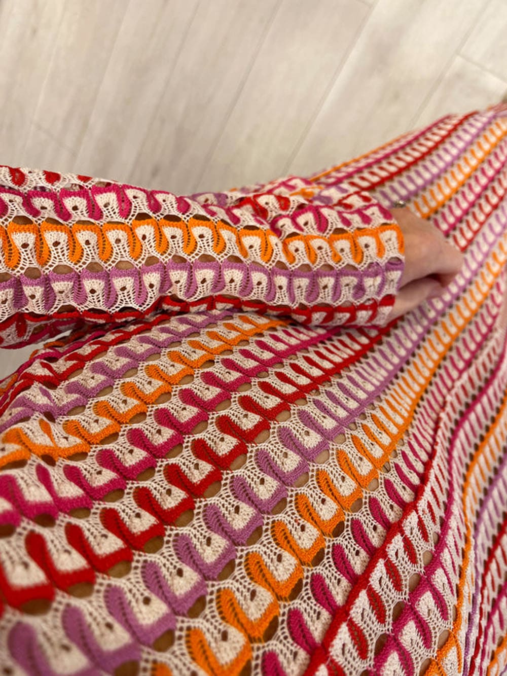 Boho V-Ausschnitt Glockenärmel Wellenstreifen Häkelstrandkleid Maxikleid - Rot