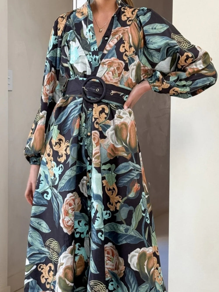 Entspanntes Kleid mit Gürtel und Puffärmeln