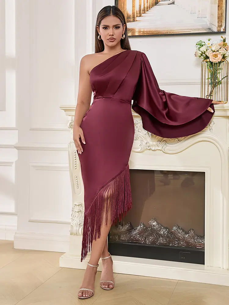 Asymmetrisches One-Shoulder-Kleid mit Quasten