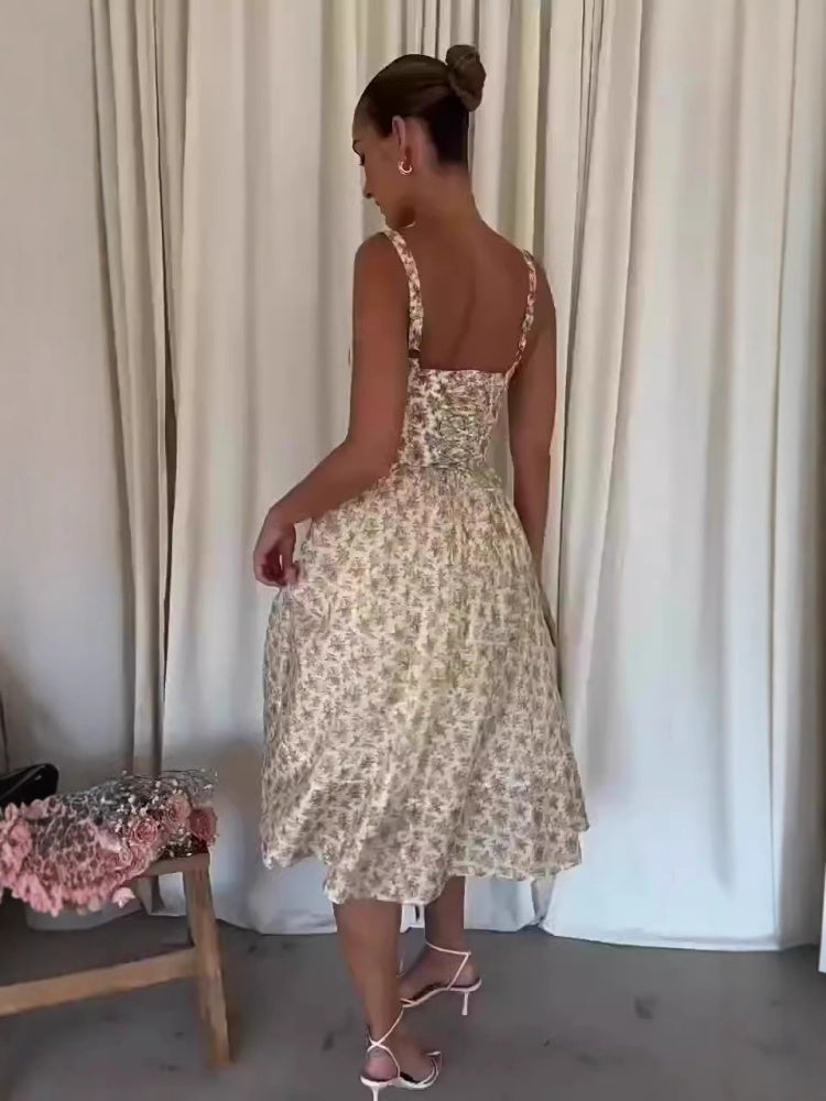 Rückenfreies geblümtes Midikleid mit Schlitz