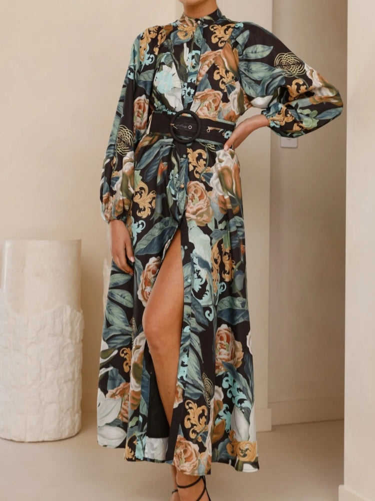 Entspanntes Kleid mit Gürtel und Puffärmeln