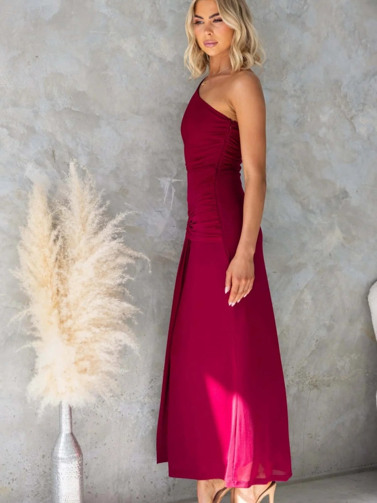 Romantisches schulterfreies Maxikleid