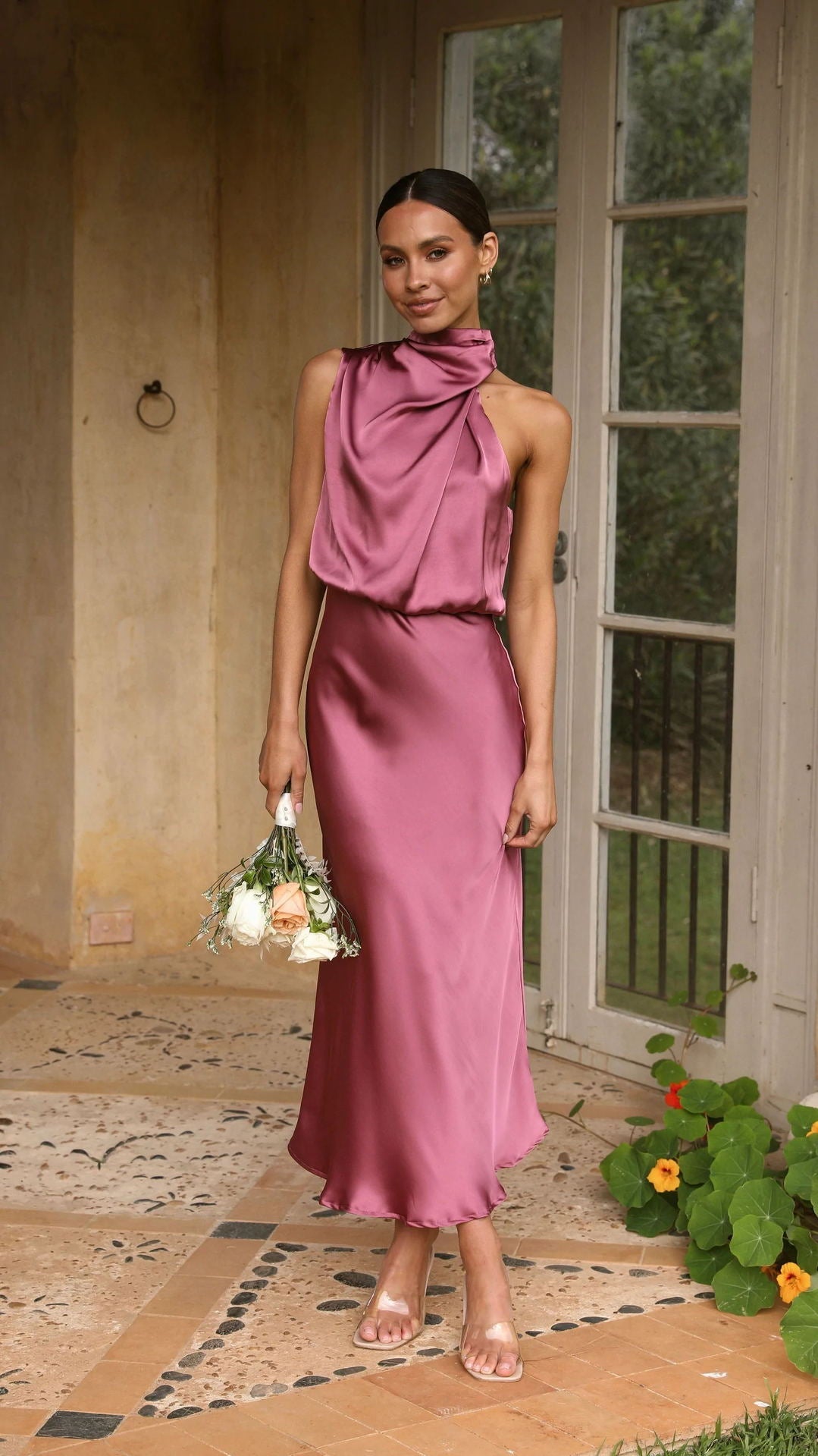 Kurzes Satiniertes Maxikleid Mit Neckholder Und Raffungen In Orchid
