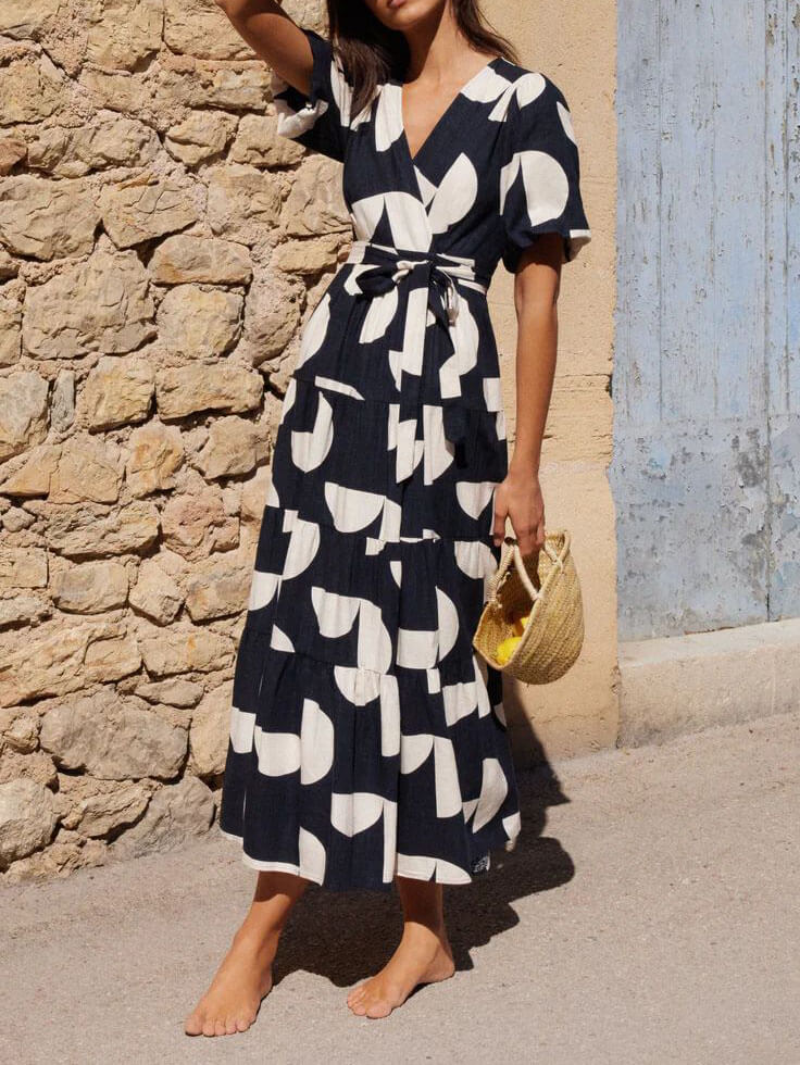 Midi-Kleid mit Puffärmeln, V-Ausschnitt und geometrischem Muster