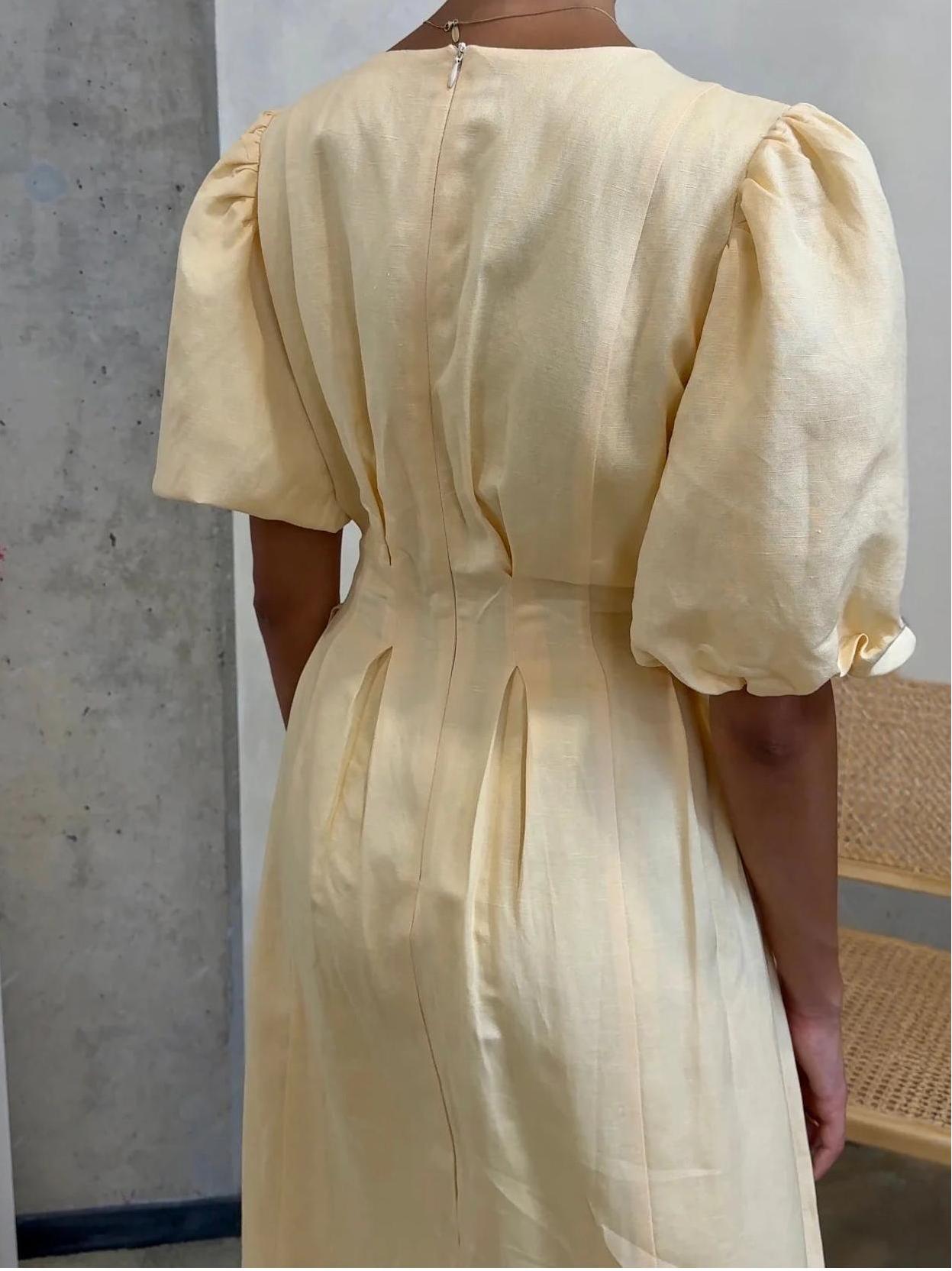 Buttergelbes Maxi-Luftkleid