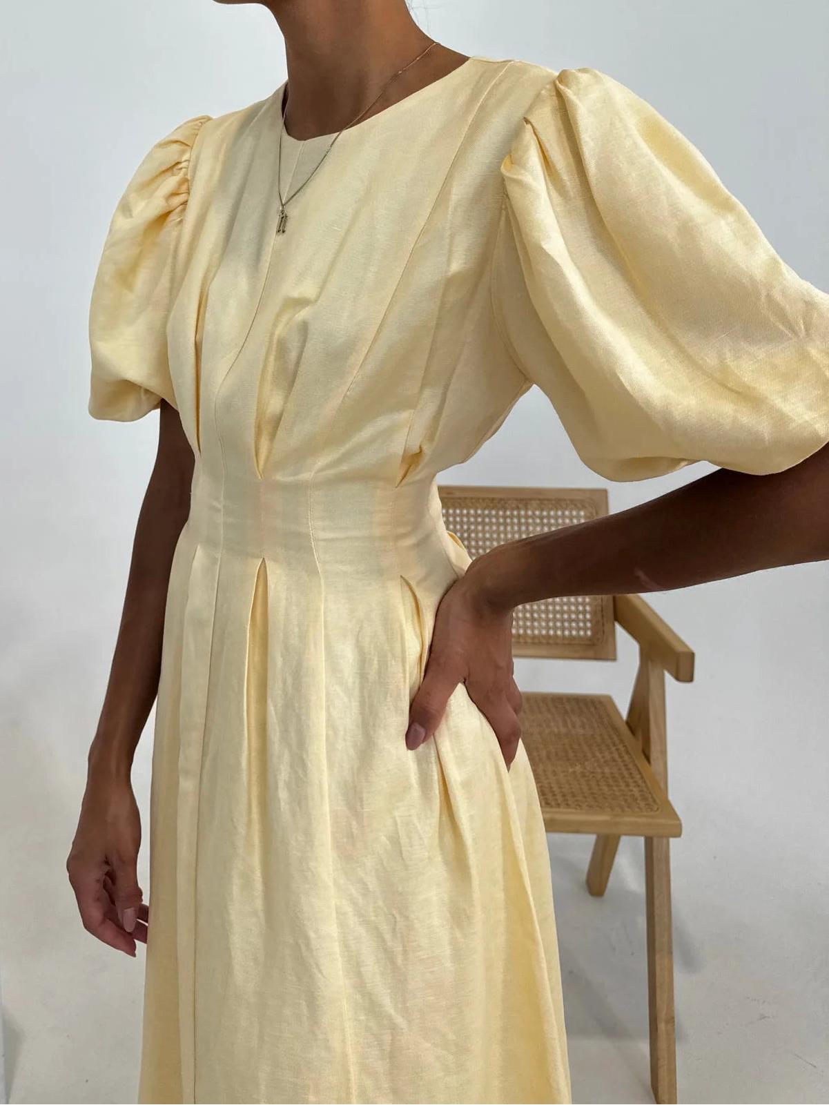 Buttergelbes Maxi-Luftkleid