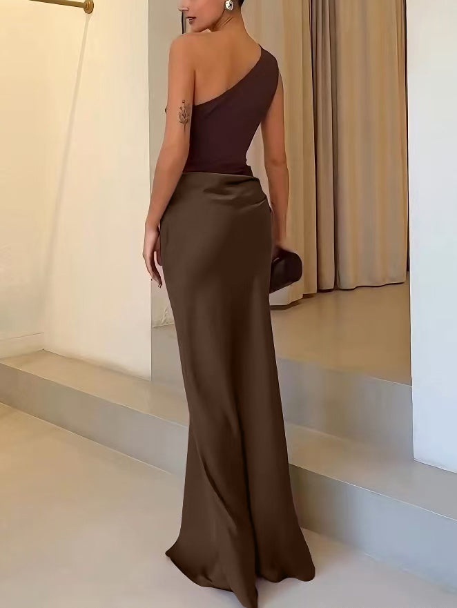 Elegantes, schulterfreies, plissiertes Party-Maxikleid