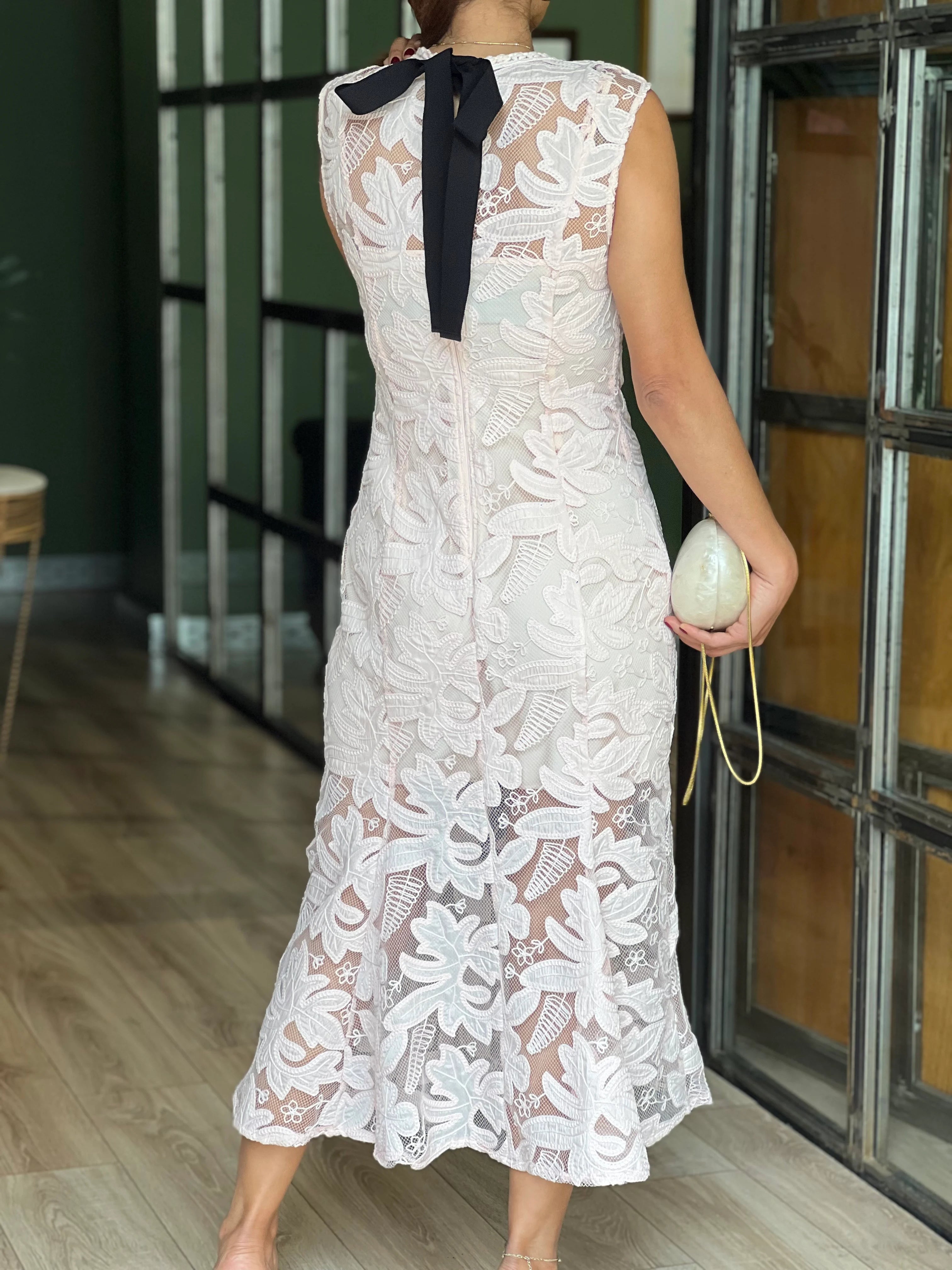 Floral Lace Bow-Back Fishtail Dress