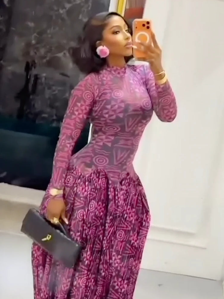 Maxikleid mit geometrischem Print und hohem Ausschnitt
