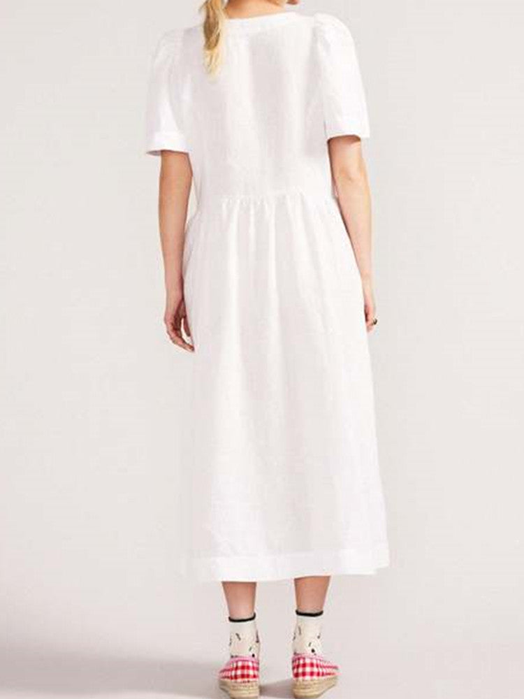 Midi-Leinenkleid mit V-Ausschnitt, durchgehender Knopfleiste und Tasche in Weiß