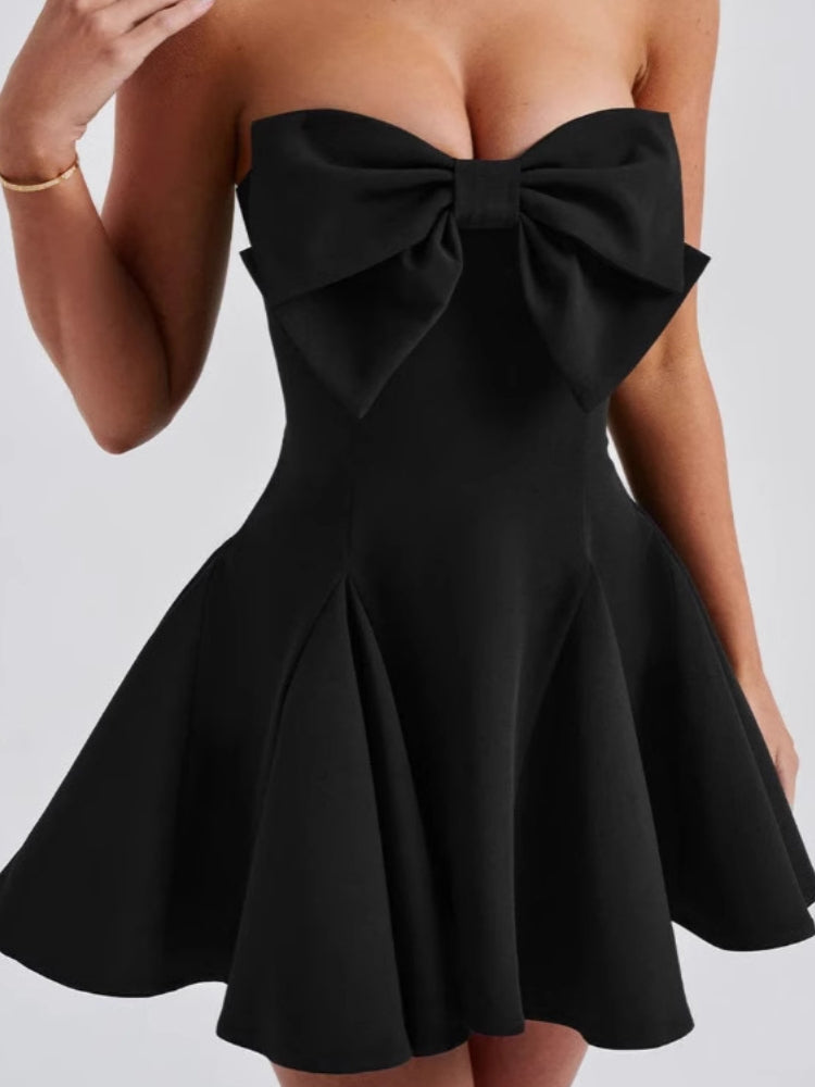 Neckholderkleid mit Schleife