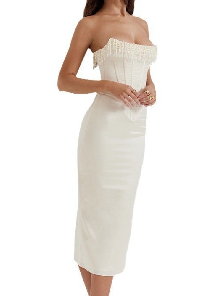 Pearl - Bestickte Robe mit Schlitz