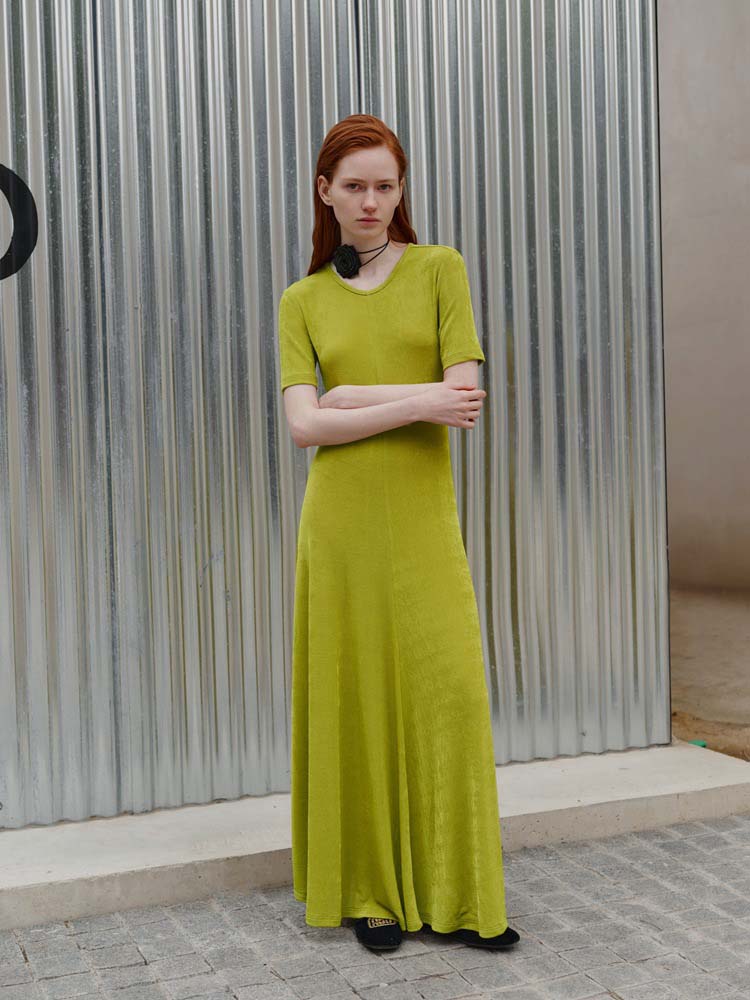 Freizeitkleid aus Strick mit Taillenschnürung