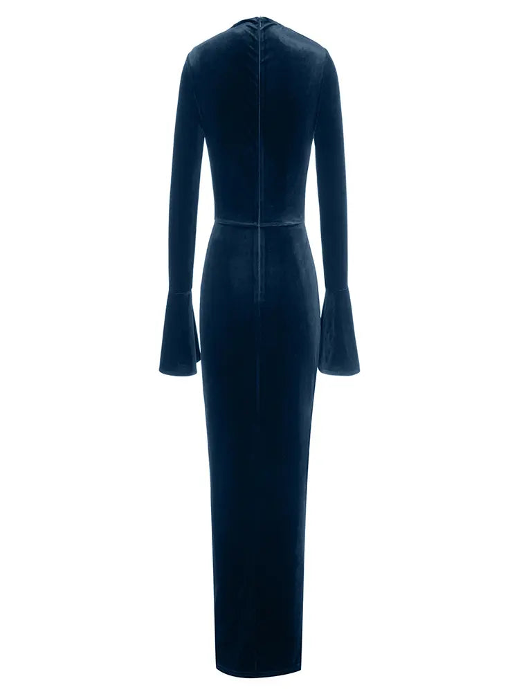 Asymmetrisches, figurbetontes Kleid mit Ausschnitt