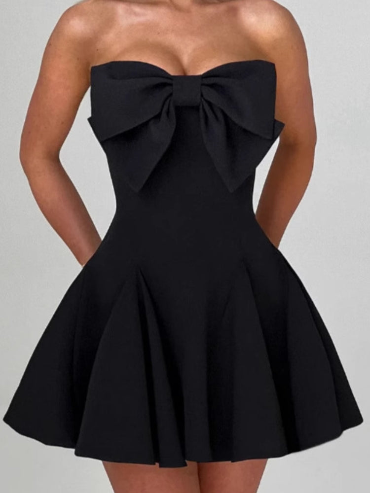 Neckholderkleid mit Schleife