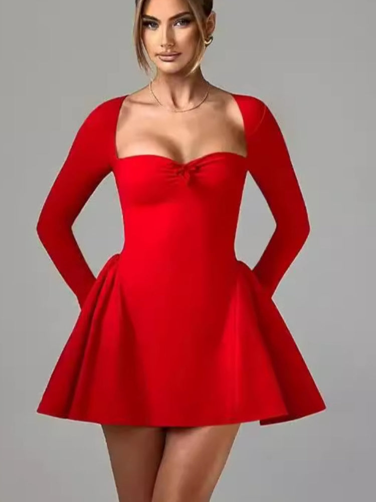 Schwarzes langärmliges Minikleid