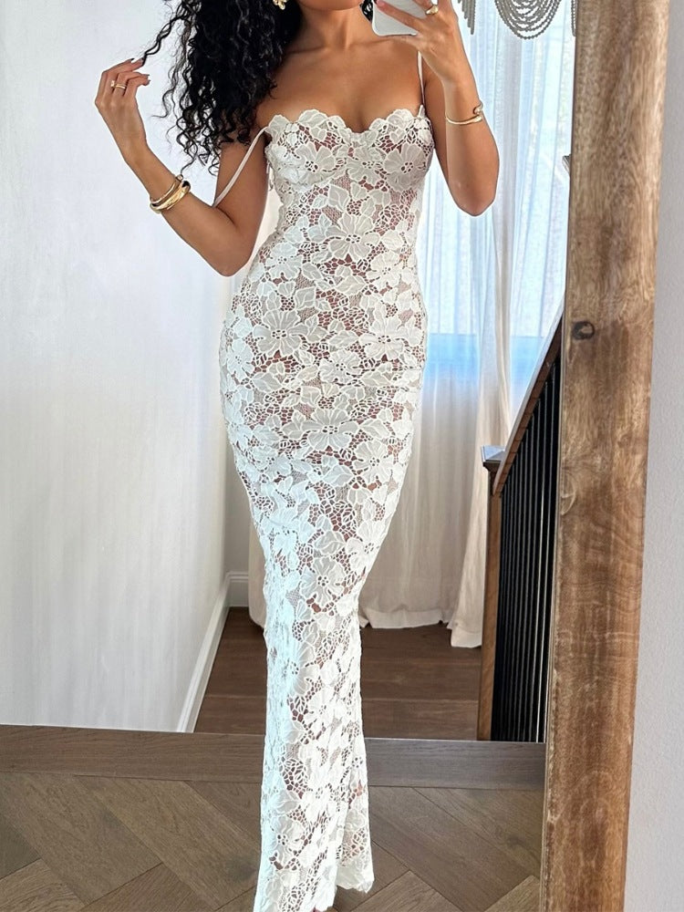 Spitzen-Maxikleid mit Rückenausschnitt und Schlitz