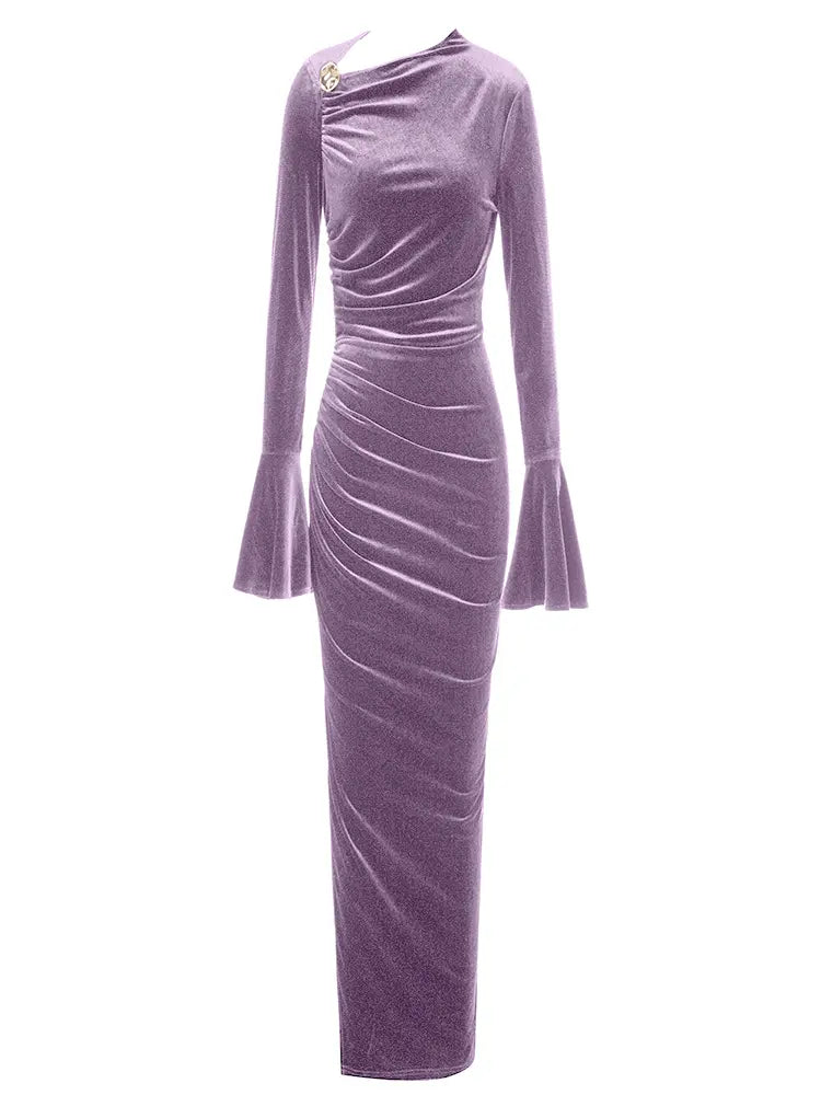 Asymmetrisches, figurbetontes Kleid mit Ausschnitt