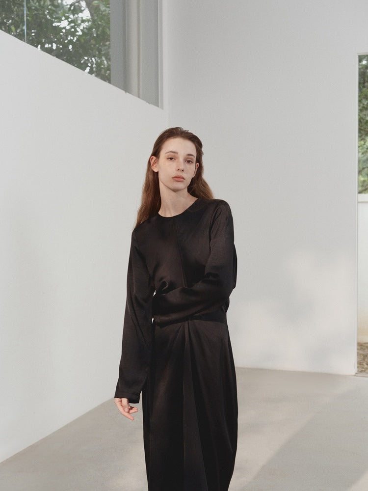 Faltenkleid mit Taillenschnürung