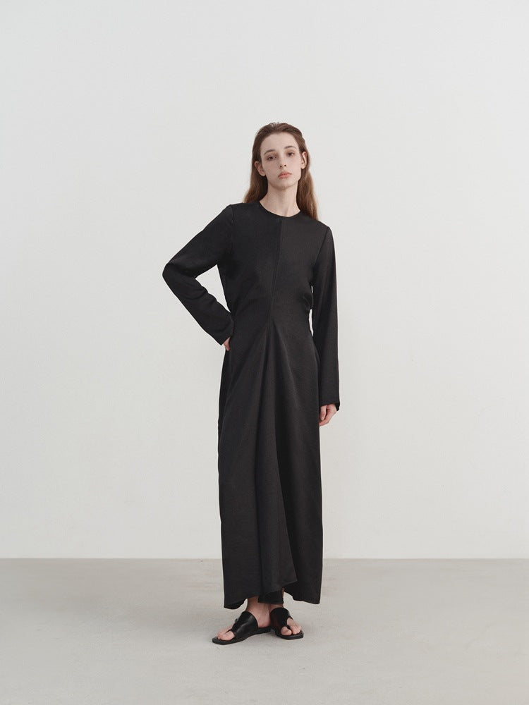 Faltenkleid mit Taillenschnürung