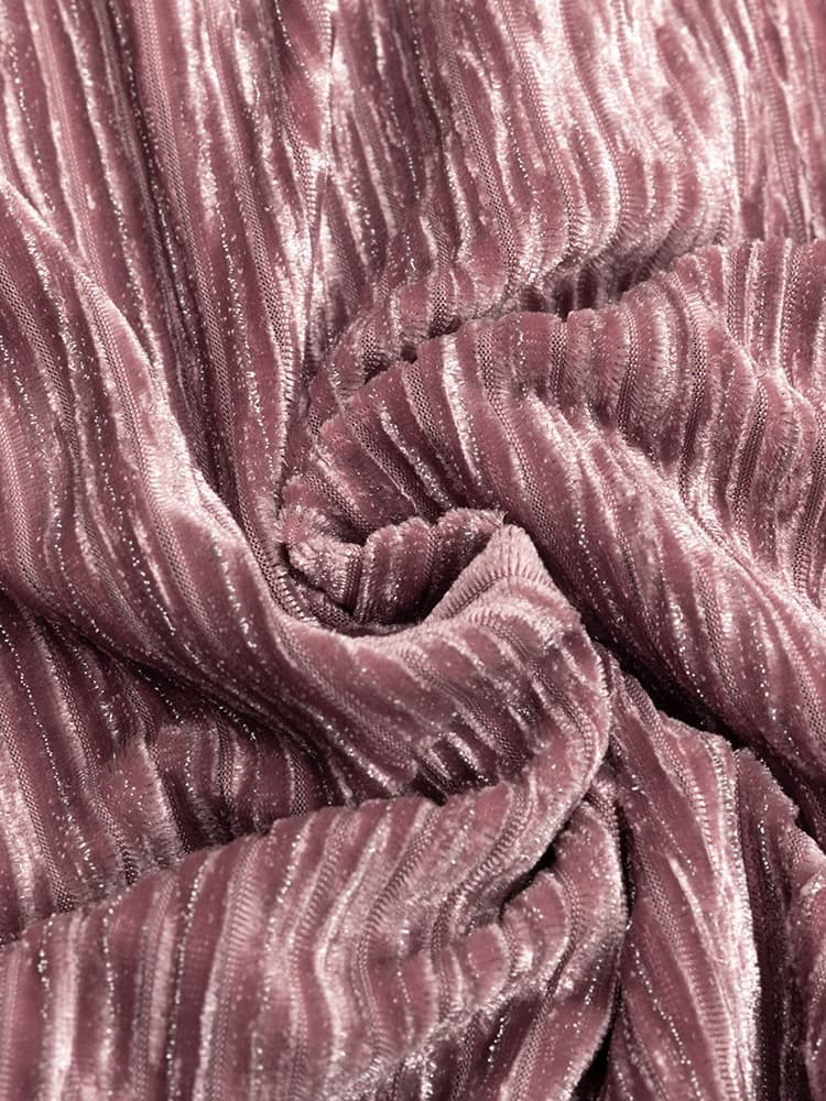 Elegantes Kleid mit V-Ausschnitt und Paneelen