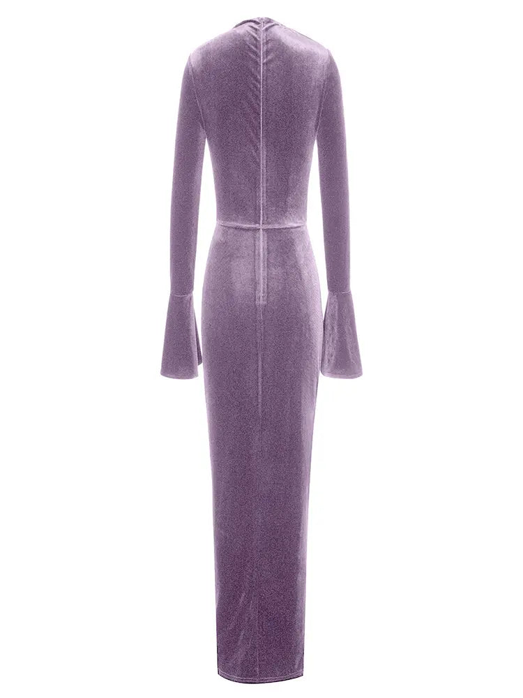 Asymmetrisches, figurbetontes Kleid mit Ausschnitt