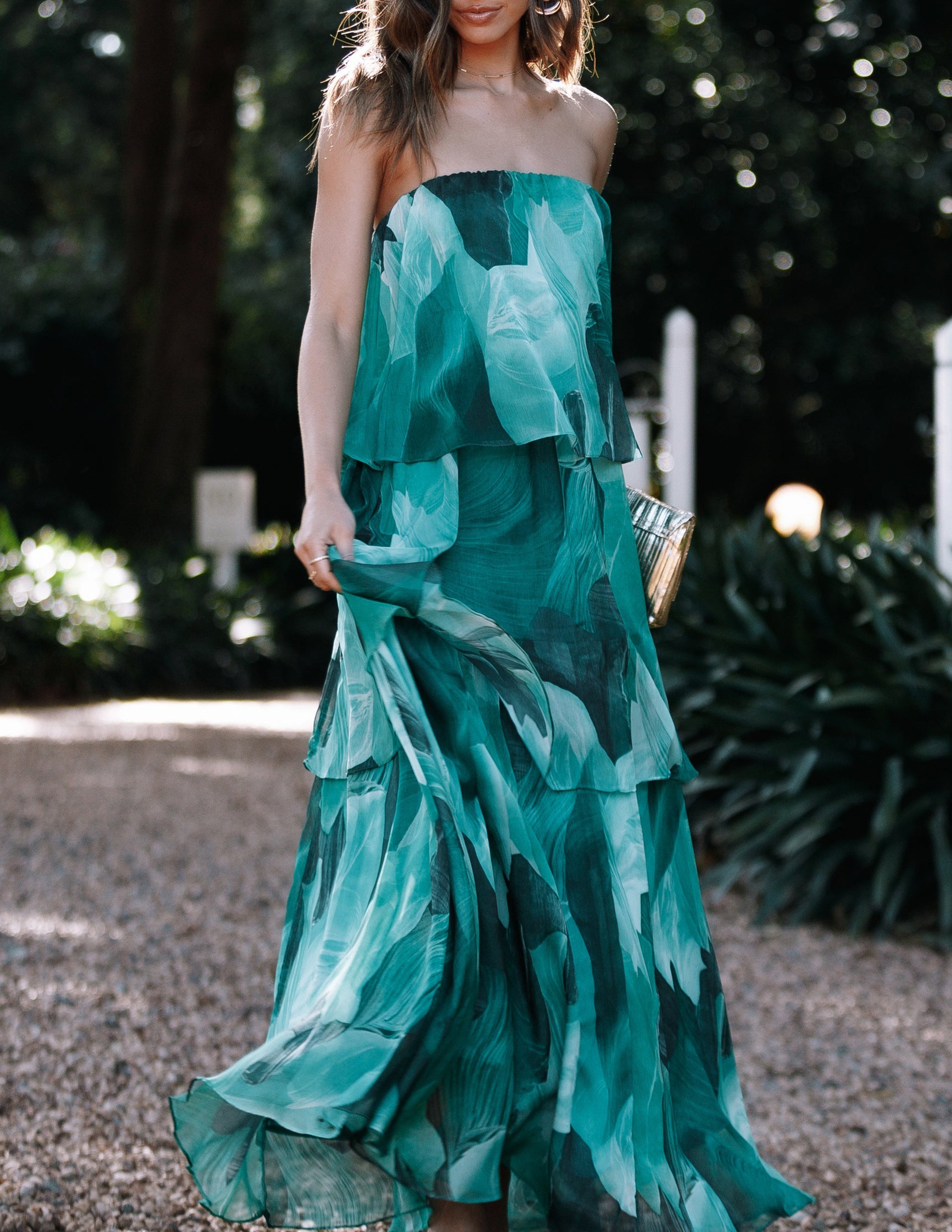 Calista Green Bloom Trägerloses gestuftes Maxikleid
