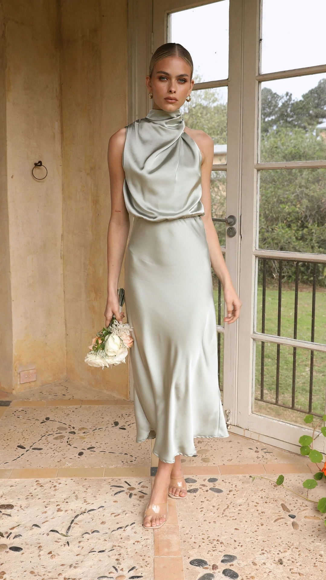 Kurzes Satiniertes Maxikleid Mit Neckholder Und Raffungen In Orchid