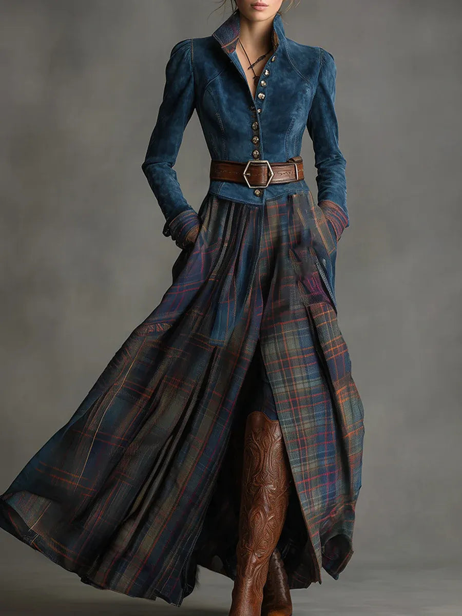 Blaues Maxikleid im Retro-Ethno-Stil aus Wildlederimitat mit Karomuster (inklusive Gürtel)