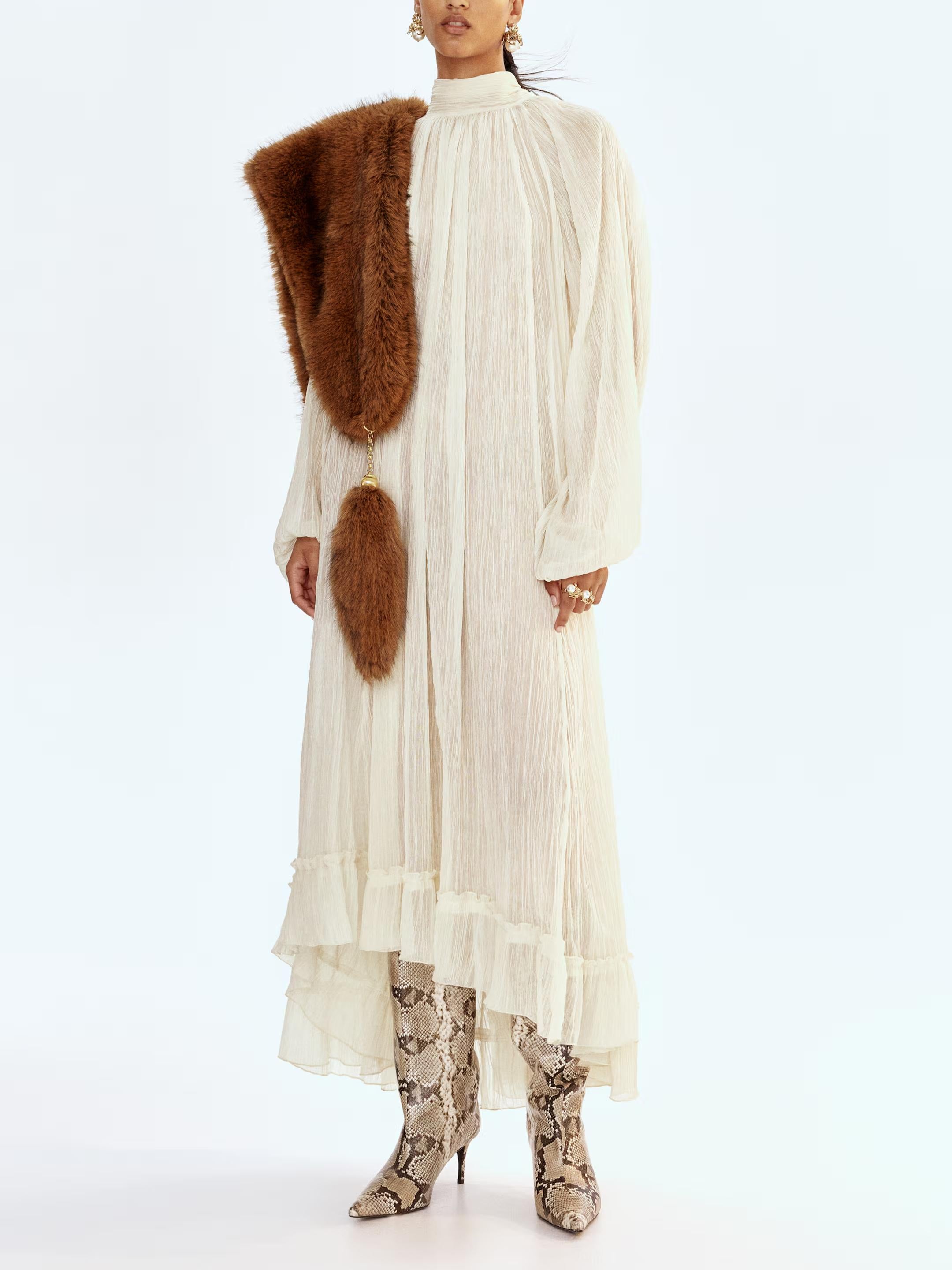 Strukturiertes Maxikleid mit hohem Kragen