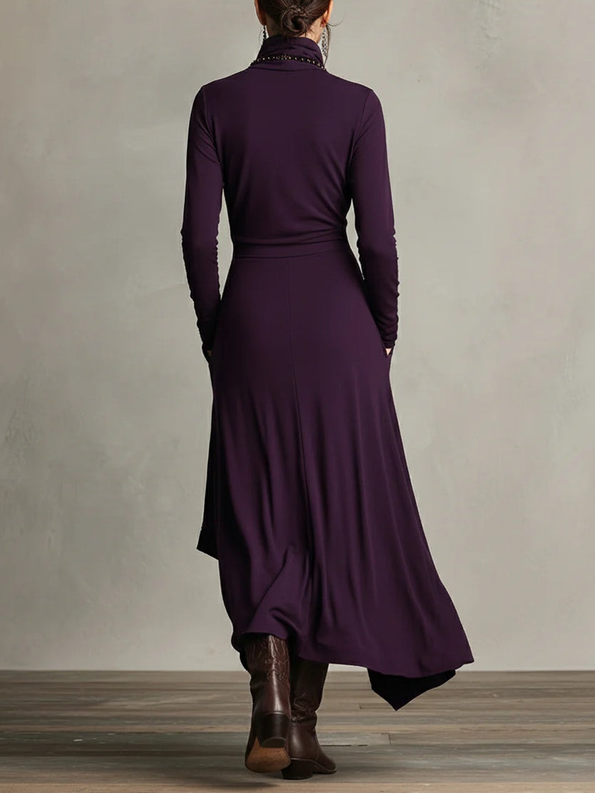 Lila hochgeschlossenes, asymmetrisches Plissee-Maxikleid