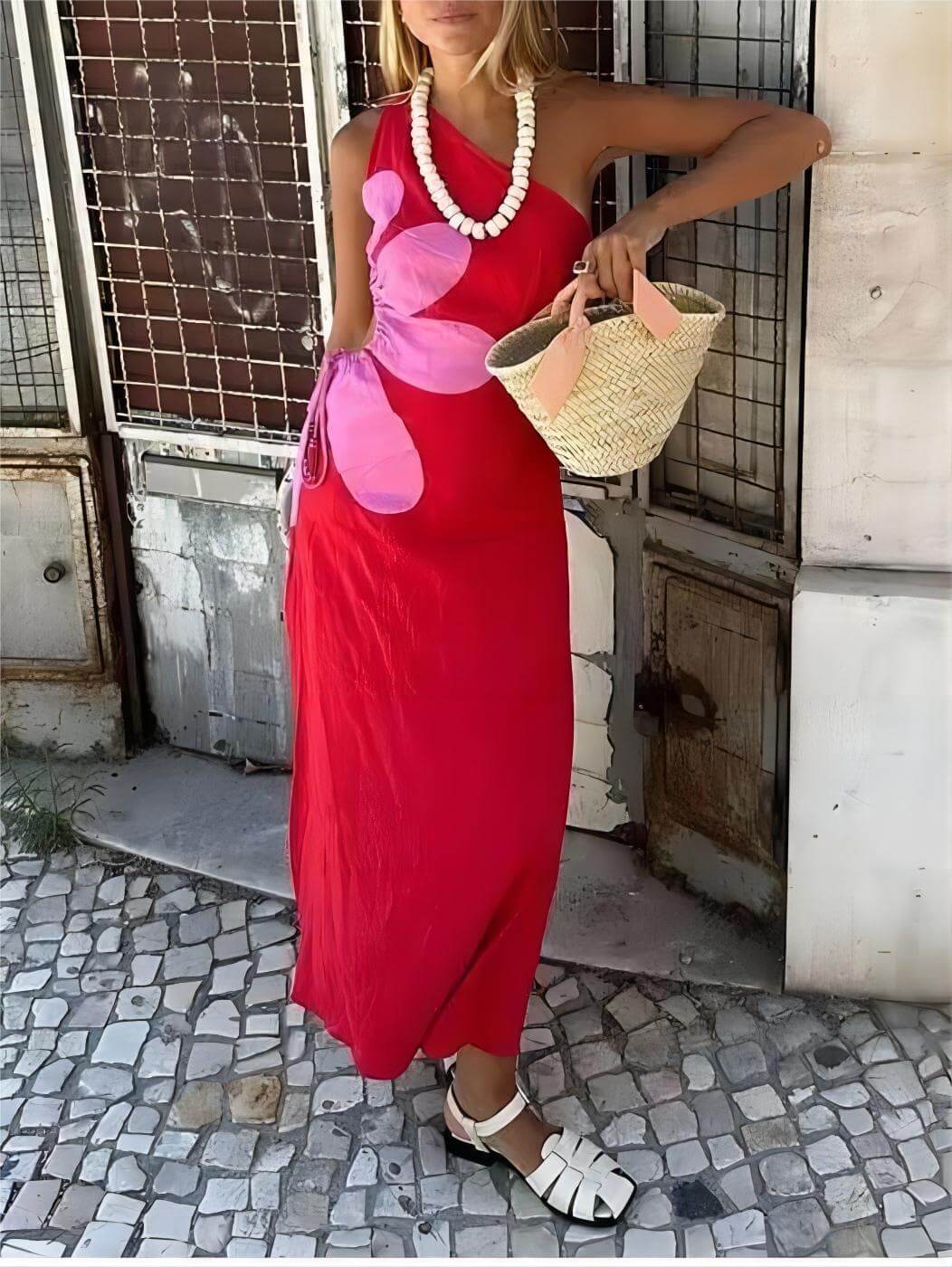 Geblümtes schulterfreies Midikleid mit positioniertem Druck