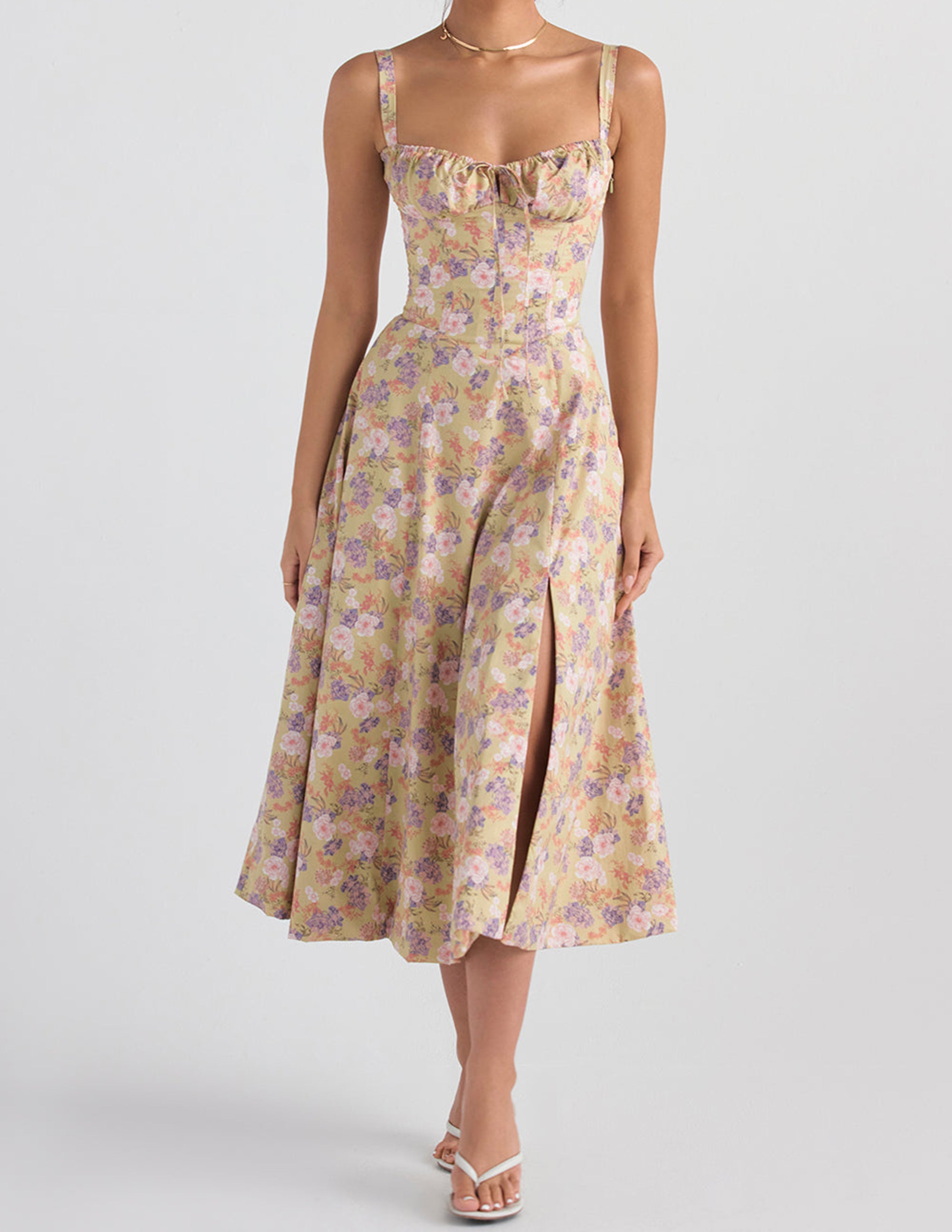 Kleid mit Rosenmuster und Fischgrätmuster