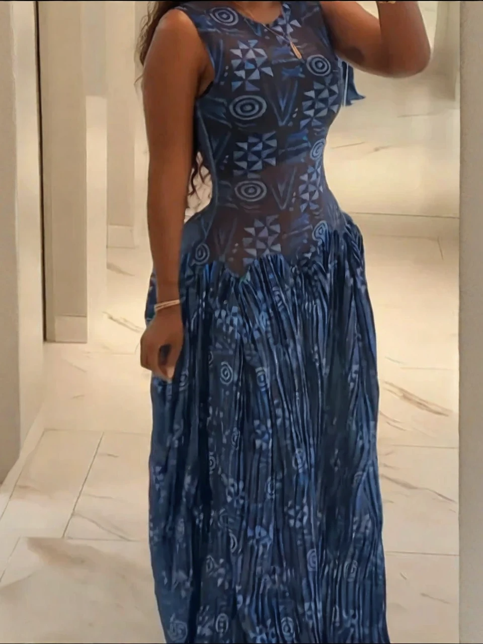 Adinkra Plissiertes Maxikleid