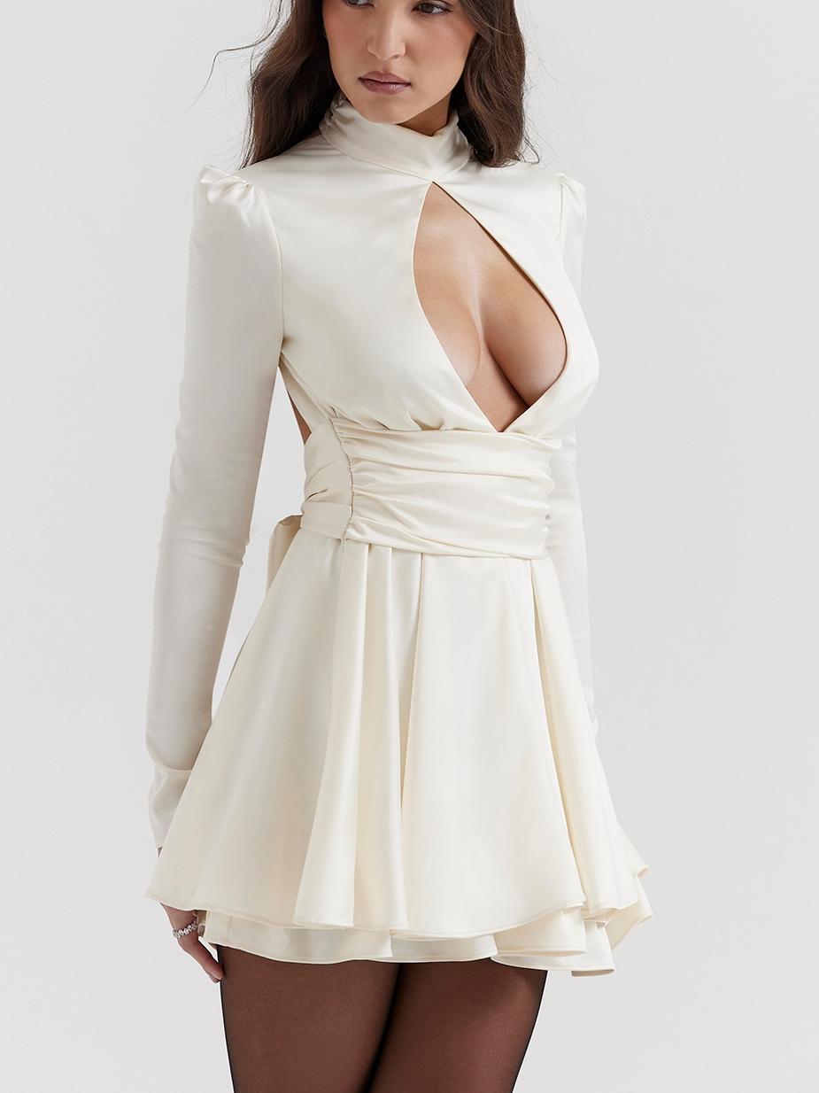 Weißes Langarmkleid mit Spitzenrücken und Schleifendetail
