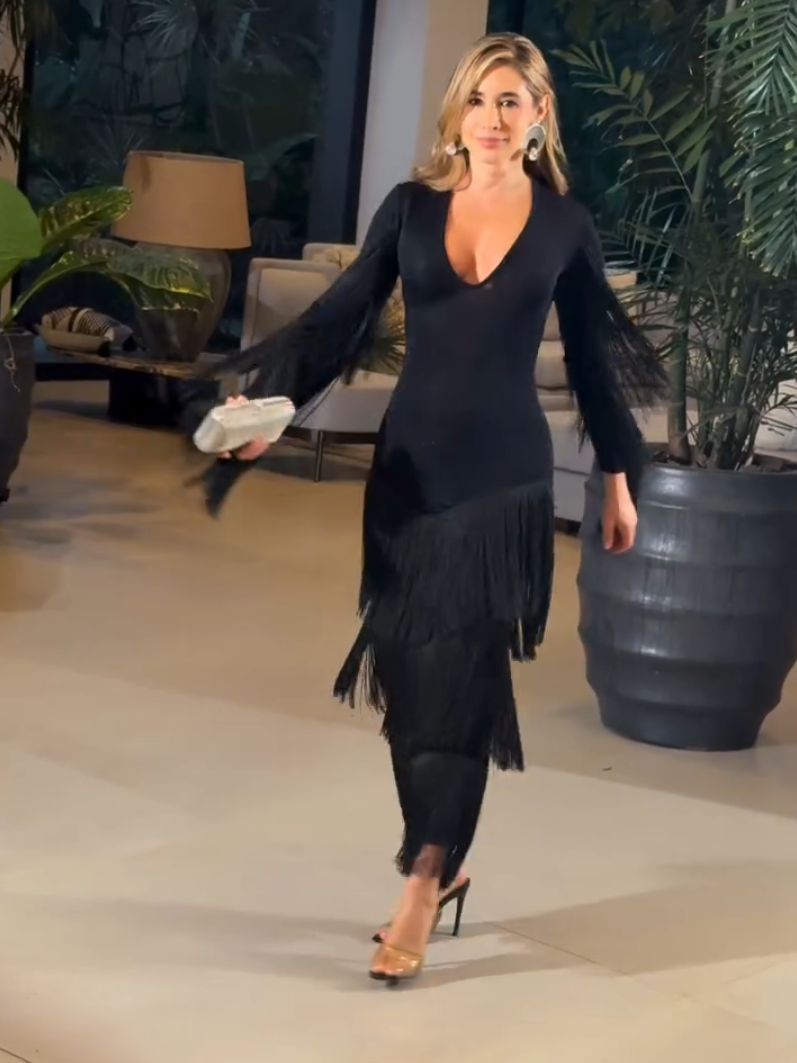 Midi-Kleid mit tiefem V-Ausschnitt und Fransen