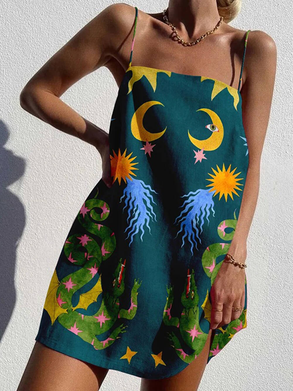 Schickes Mini-Kleid mit abstrakten Kettenmuster
