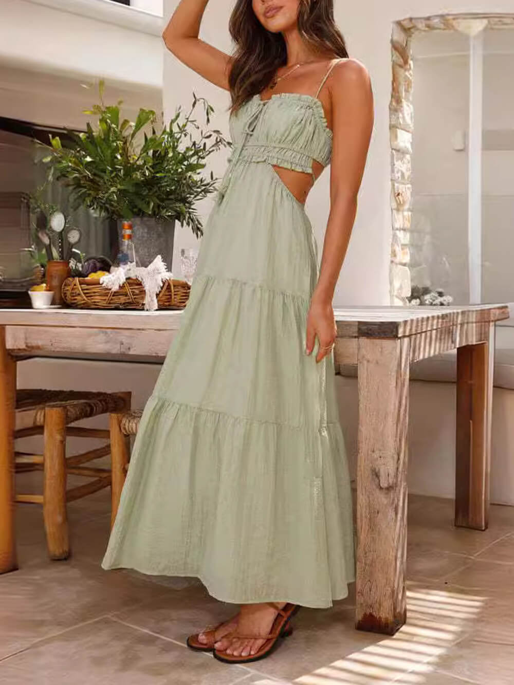 Ärmelloses plissiertes Patchwork-Kleid mit durchbrochener Passe und weitem Saum