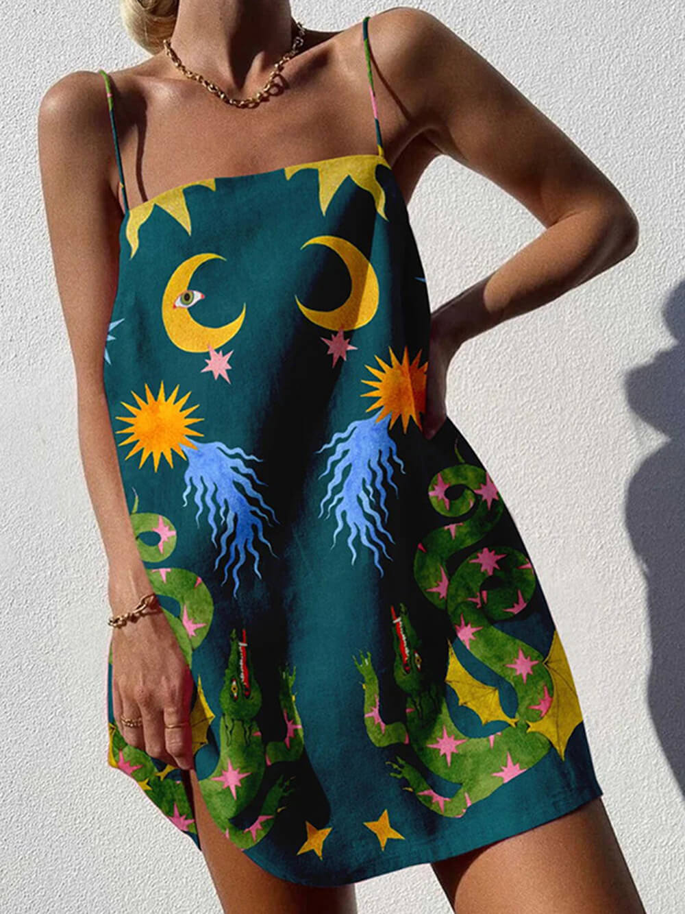 Schickes Mini-Kleid mit abstrakten Kettenmuster