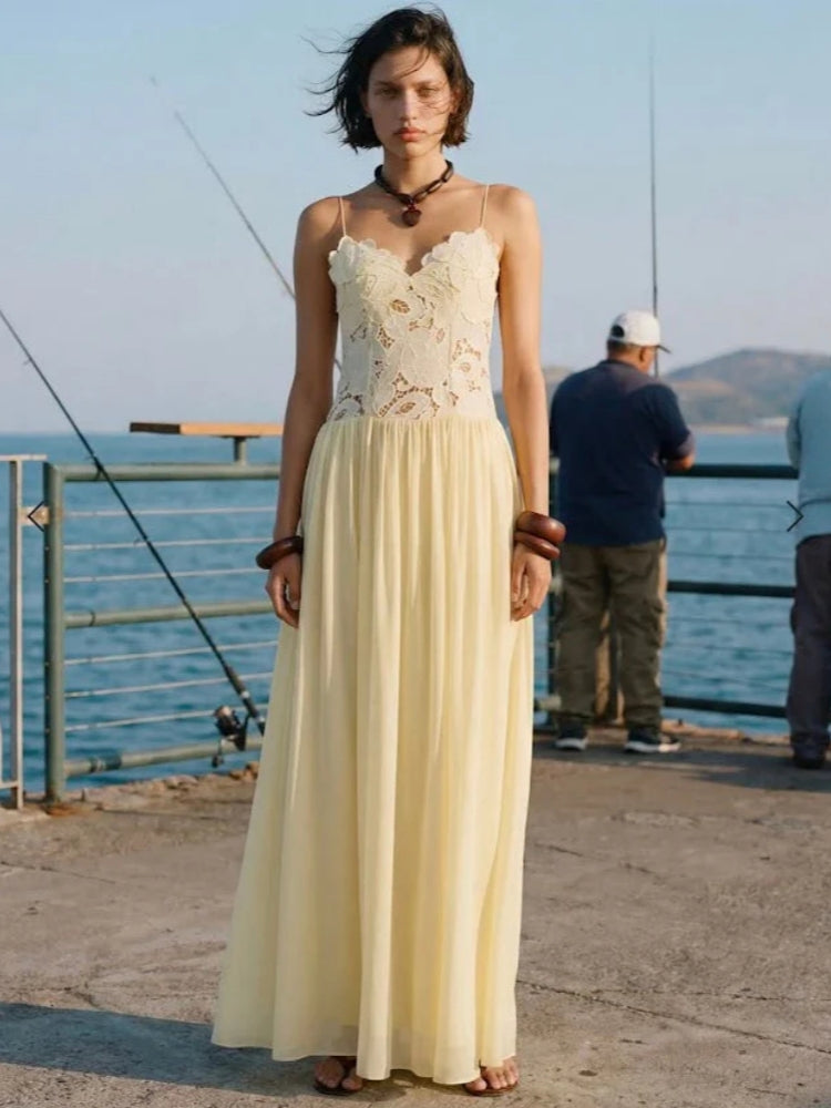 Cremiges gelbes Spitzen-Applikations-Chiffon-Maxikleid