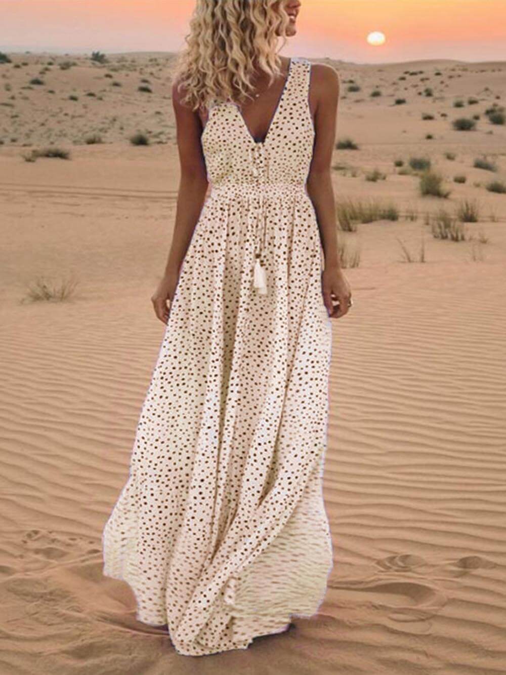Böhmisches ärmelloses Maxikleid mit V-Ausschnitt und Tupfenmuster