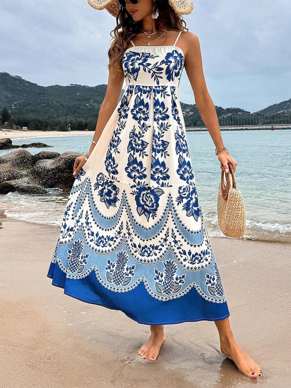 Geblümtes Maxikleid mit Ethno-Print und gesmokter Rückenpartie