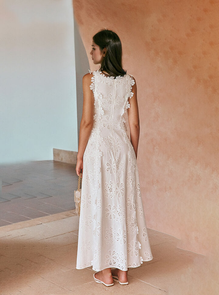 Maxikleid aus zarter Spitze mit Häkeldetails und seitlicher Schnürung