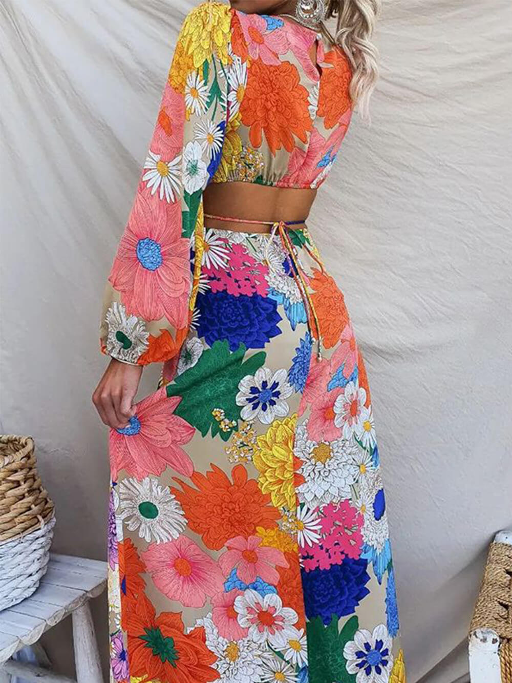 Bedrucktes rückenfreies Resortkleid aus Spitze