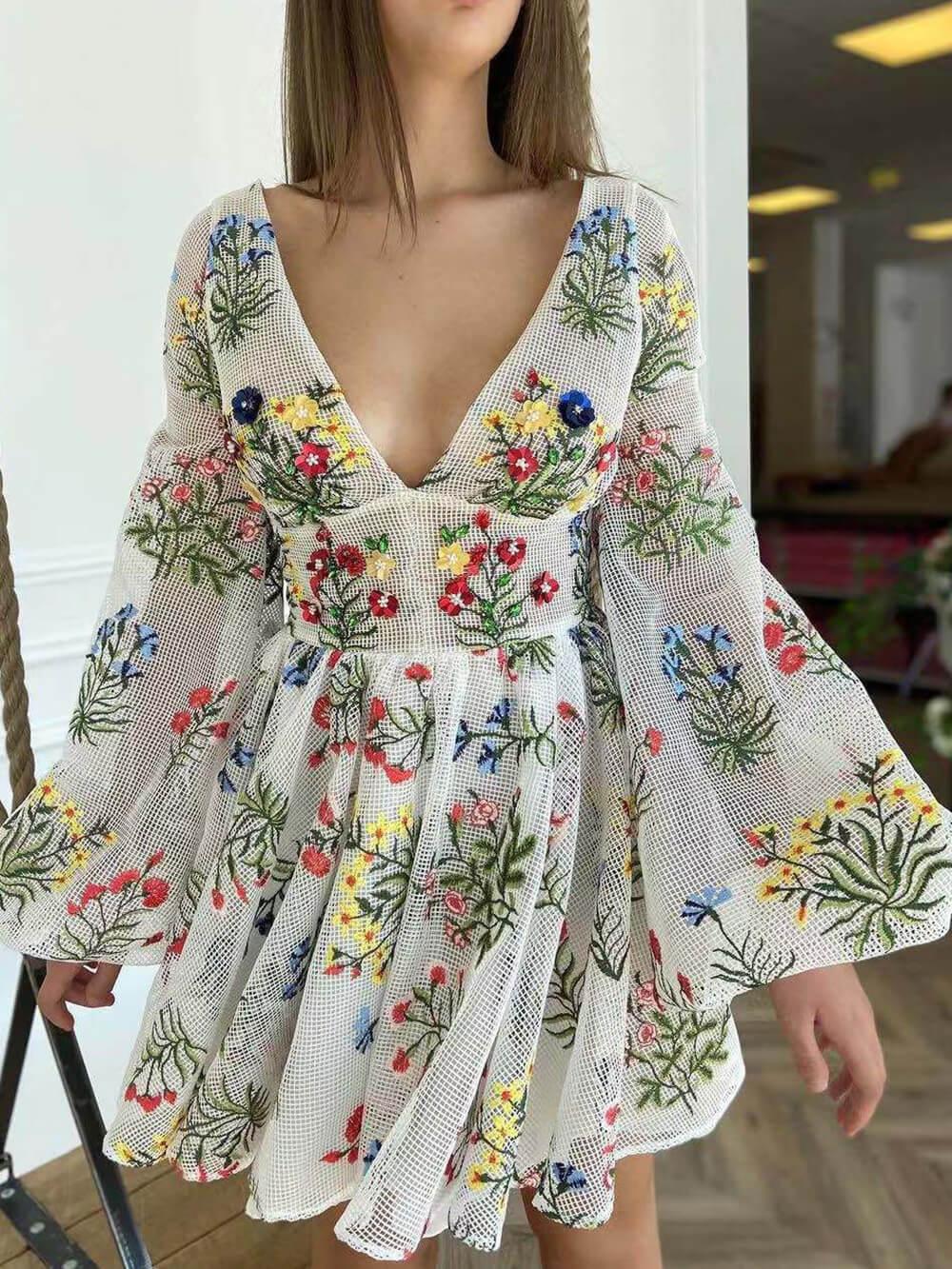 Laternenärmelkleid mit Designgespür