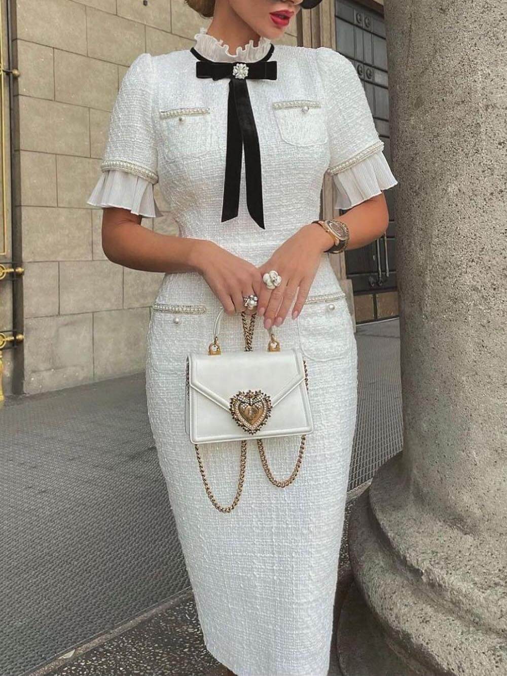 Elegantes Midi-Kleid aus Tweed mit Perlenbesatz und Schleifendesign